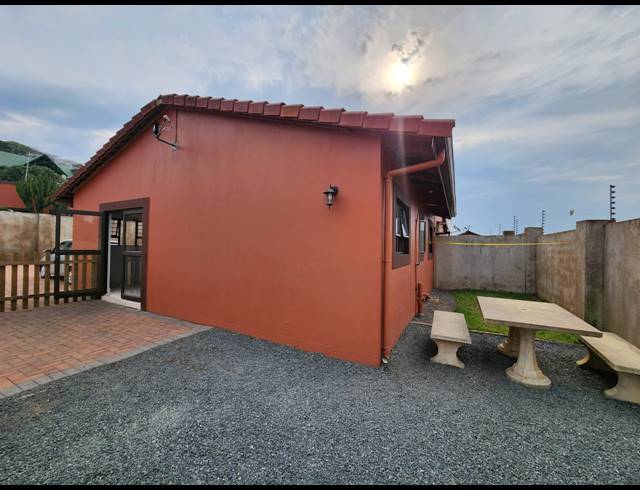 2 BEDROOM SIMPLEX TO LET IN CRESTHOLME